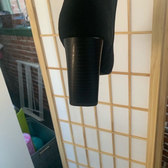 Suede mid calf boots! Never worn! With 📦 - Picture 3 of 3